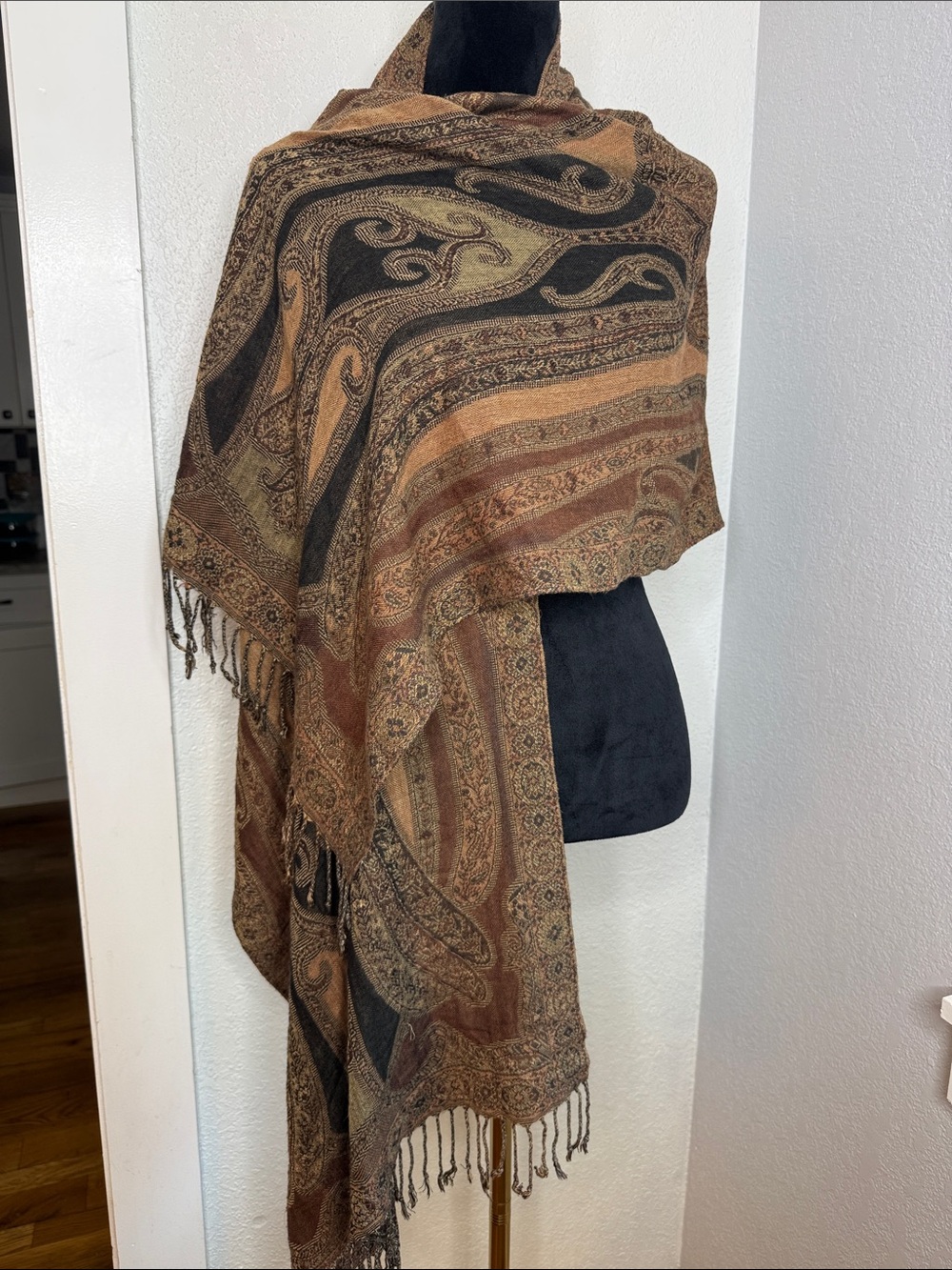 Nine West Allover Paisley Print Wrap Scarf Fringe Shawl Brown Boho Indie Travel